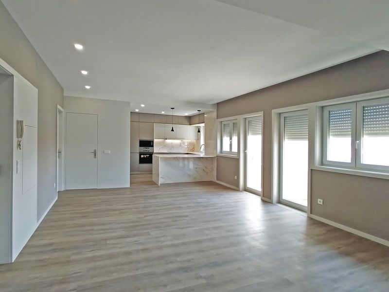 Interior antigo em renovação